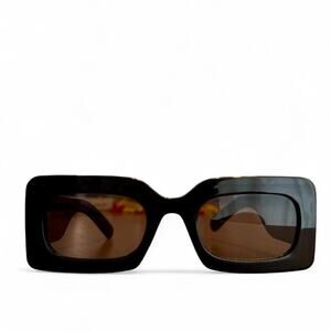 Black chunky rectangular retro sunglasses